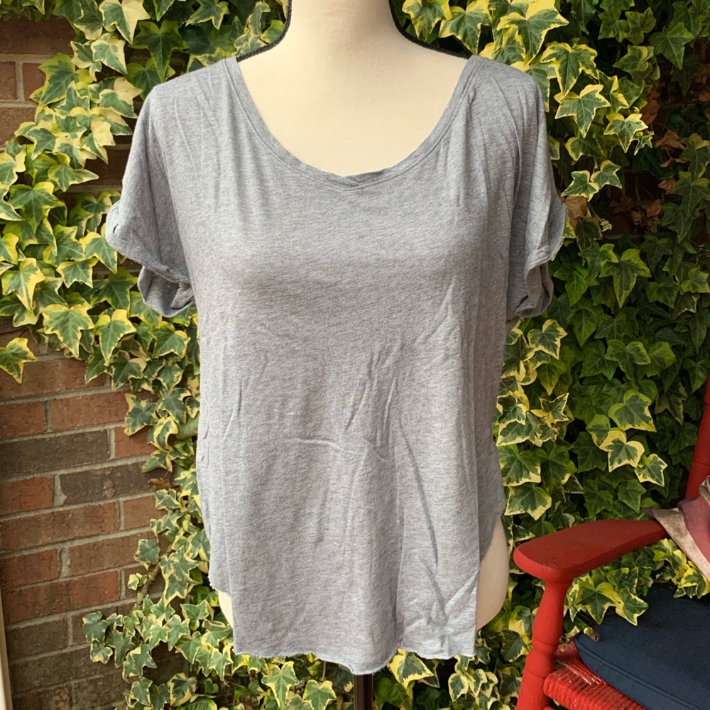 🧡50% off bundles! Grey Hollister T-shirt